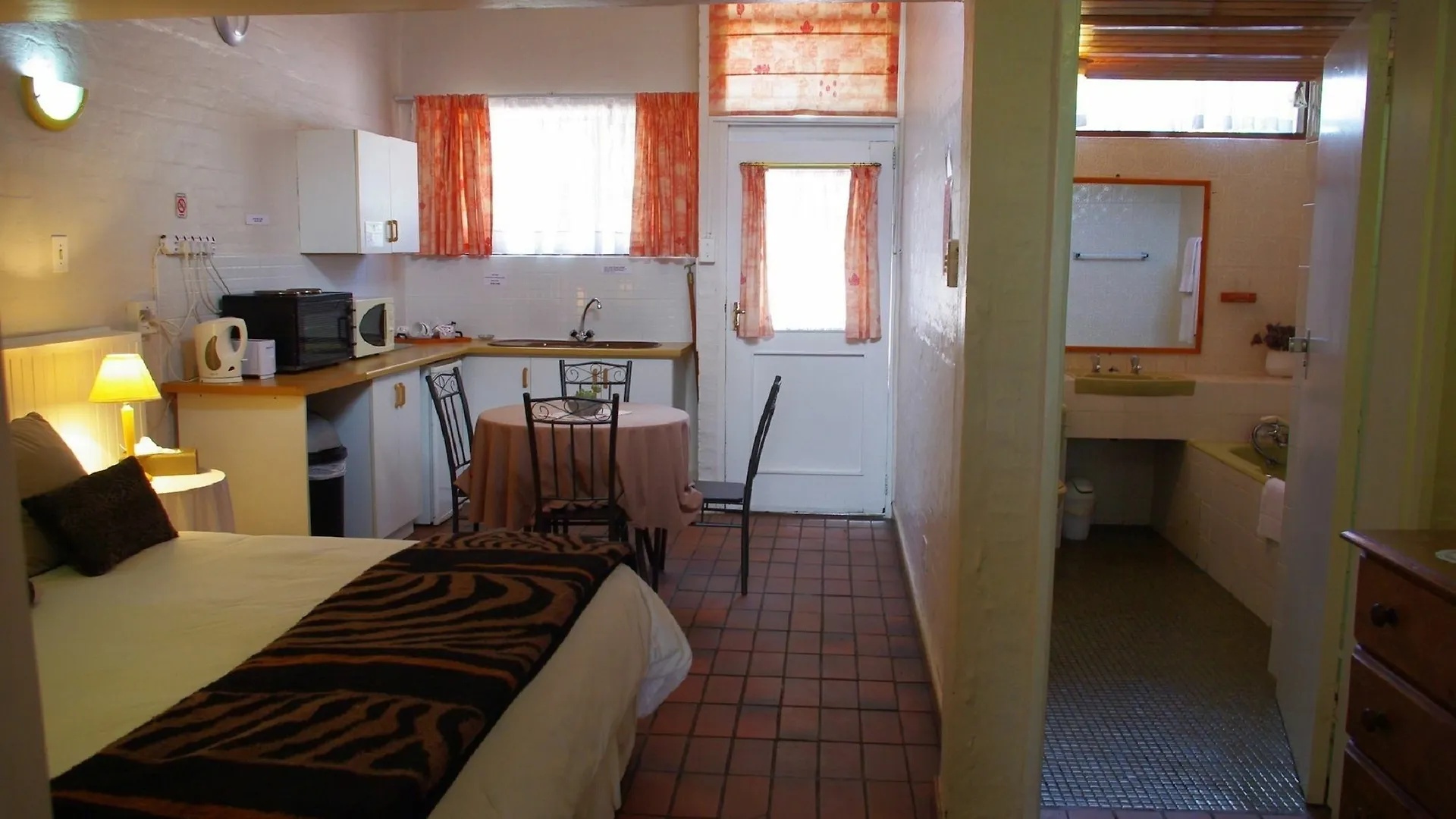 Aqua Marine Guest House Port Elizabeth